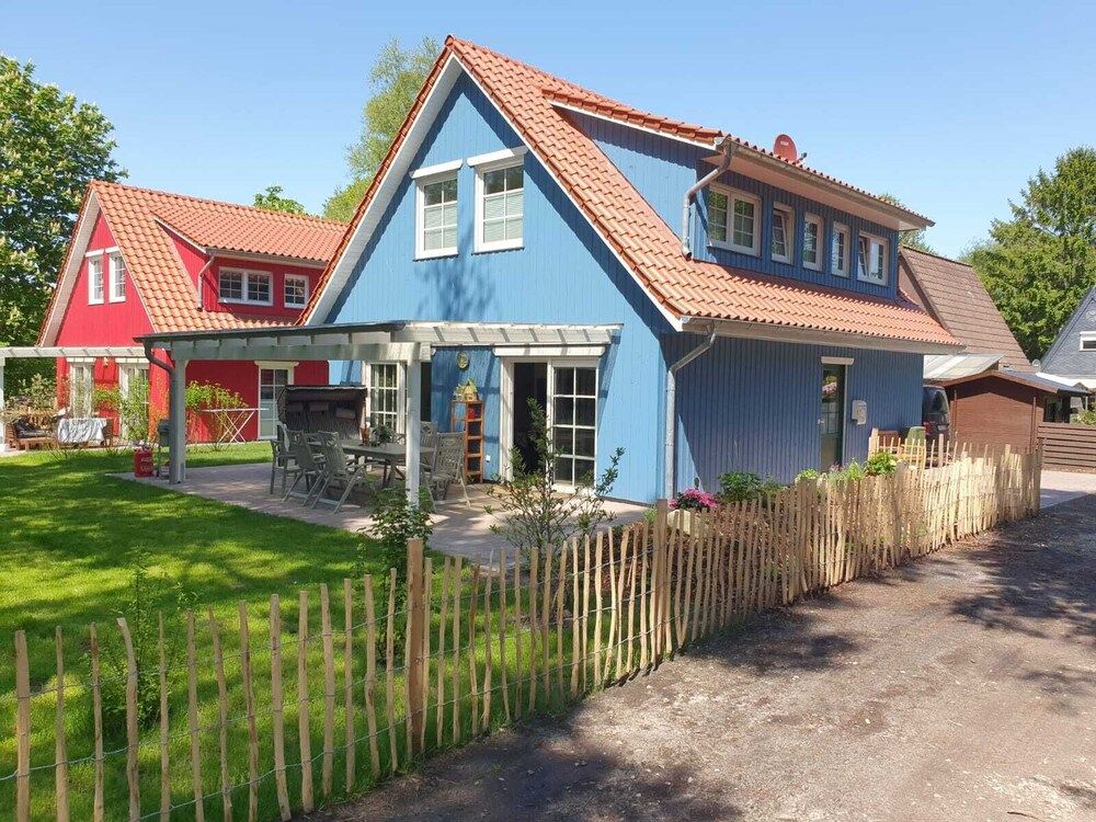 ~ Color magic blue in Conneforde ~ with large terrace, garden, sauna d - Wiefelstede - Edificio