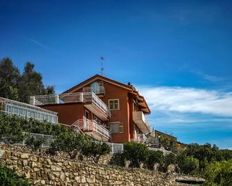 Apartment Sun Farm La Rocca - Villa Faraldi - Building