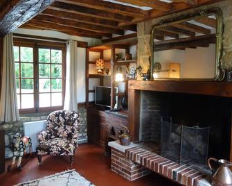 Charming cottage with sauna chalet - Aubry-le-Panthou - Sala de estar