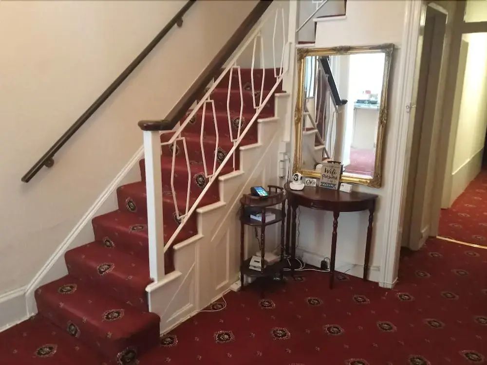 Great Western Hotel - B&B - פיינטון - מדרגות