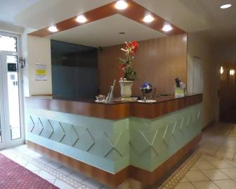 Hotel Weidenhof - Klagenfurt - Front desk