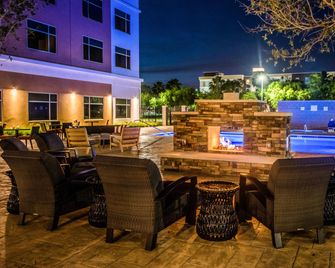 Cambria Hotel & Suites Mcallen Convention Center - McAllen - Pool