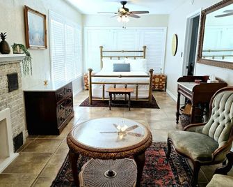 Craftsman by Downtown Uvalde - Uvalde - Sala de estar