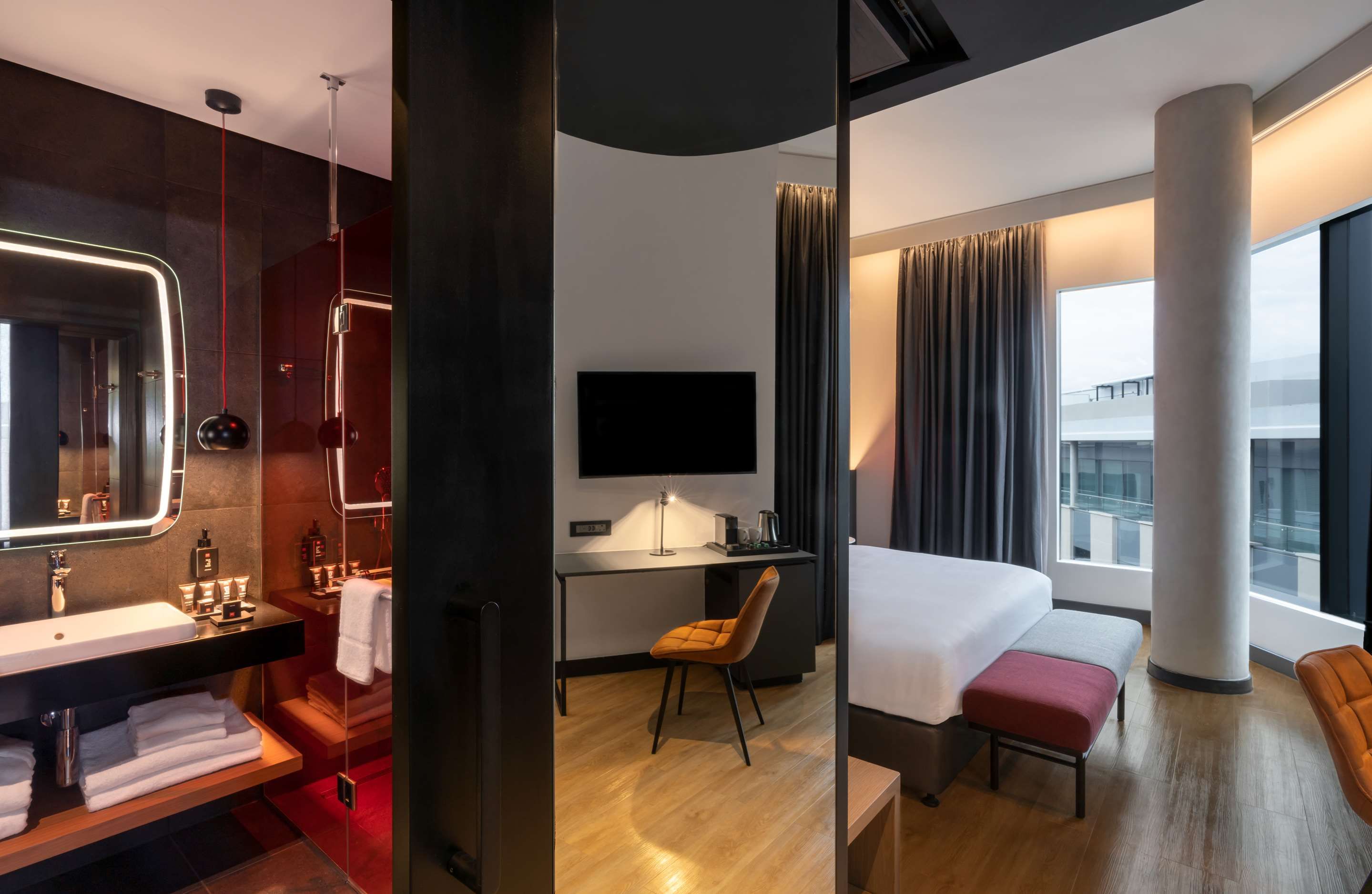 Bedroom view of Radisson Red Hotel Johannesburg Rosebank