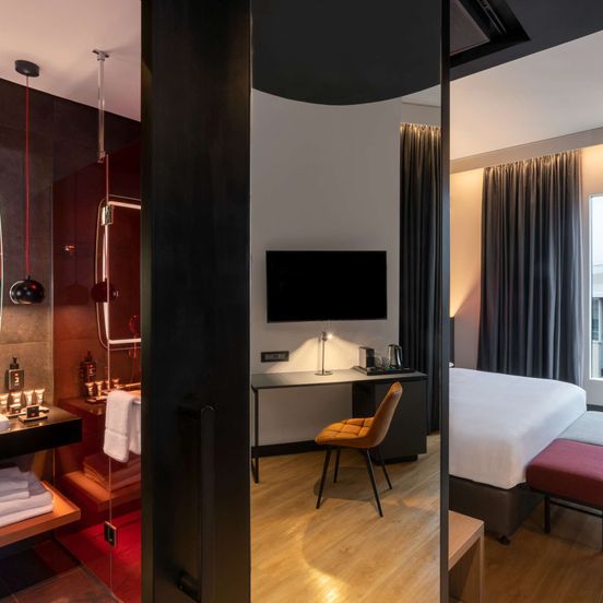 Bedroom view of Radisson Red Hotel Johannesburg Rosebank