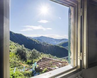 Holiday Apartment \'House Of Silence\' with Mountain View & Private Terrace - Badalucco - Balcón