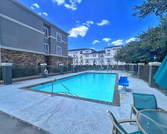 La Quinta Inn & Suites by Wyndham Houston Energy Corridor - Houston - Pool