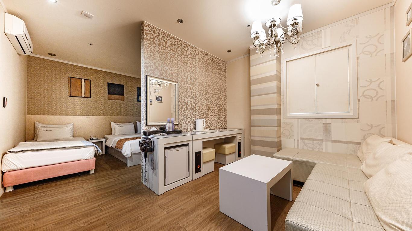 دانجين وينرز هوتل