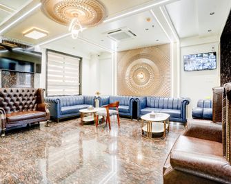 hotel breeze bay - מומבאי - טרקלין