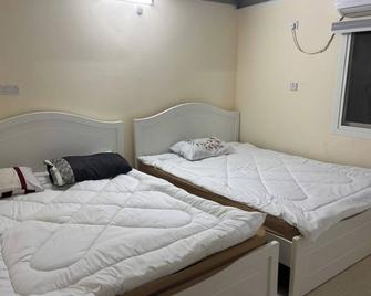 Tophill 25 acre Farmstay - Ra’s al-Chaima - Schlafzimmer