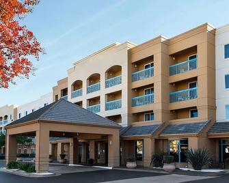 Stay in Style While Exploring the San Francisco Bay Area w/ Breakfast Buffet! - Pleasant Hill - Gebäude