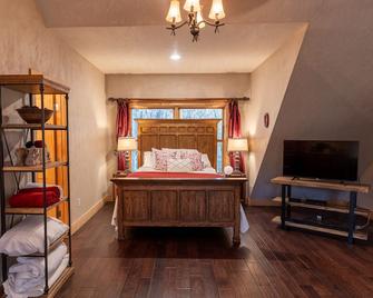 Natureview Hideaway Deluxe Apt in Cashiers - Cashiers - Bedroom