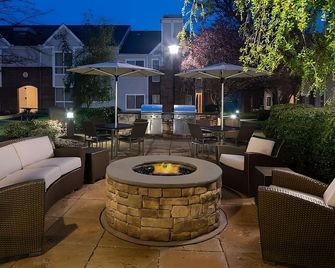 Perfect Suite for Exploring Nashville's Charm w/ Free Breakfast, Pets Allowed! - Brentwood - Patio