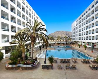 Kn Aparthotel Columbus - פלאייה דה לאס אמריקאס - בריכה