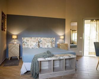 Rta Costa Etrusca - San Vincenzo - Schlafzimmer