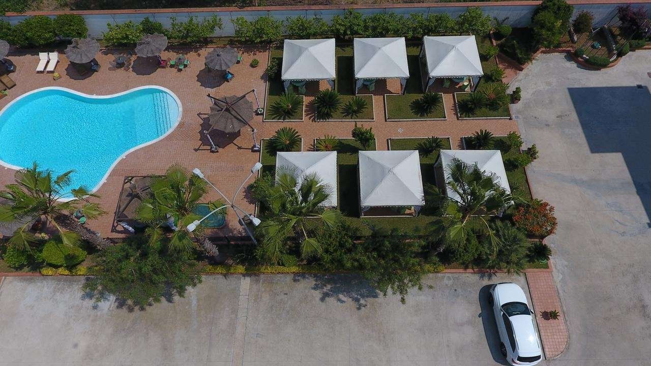 Venus Park Hotel - Castel Volturno - Басейн
