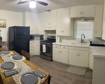 Charming 2-bedroom house in Safford, AZ with AC, Wi-Fi - Safford