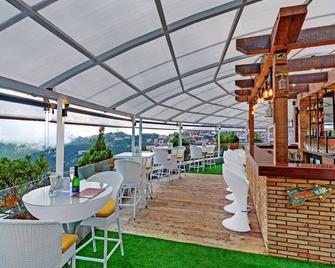 هوتل كومبرمير - شيملا - مطعم