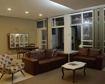 Hotel Lenheiros - São João del Rei - Living room