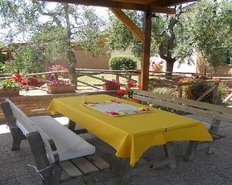 La Villetta - Montaione - Innenhof