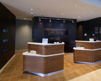 Courtyard by Marriott Bay City - Bay City - Receptionist