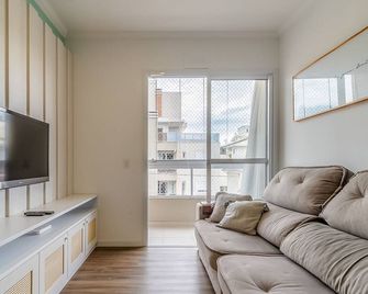 Apto c/ varanda gourmet a 800m da praia CBE0201 - Florianópolis - Sala de estar