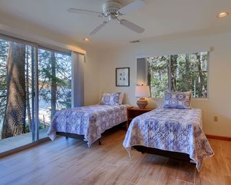 Eagles Nest at Bass Lake near Yosemite with Boat Dock - Bass Lake - Bedroom
