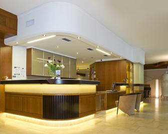 Hotel König - פסאו - דלפק קבלה