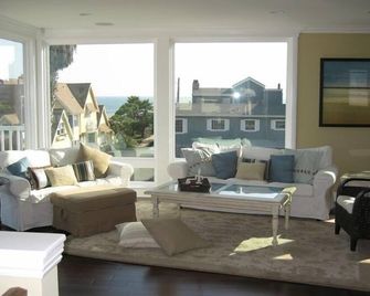 Cape Catalina 'A' - Oceanview Home - Sunset Beach - Phòng khách