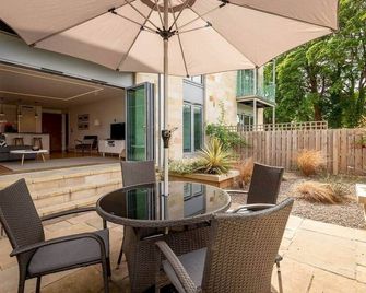 Square Green No 11 - Garden - St. Andrews - Patio