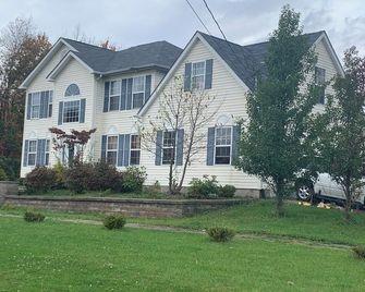 Charming 4-bedroom house with WiFi, AC in wonderful Scotrun - Scotrun - Building