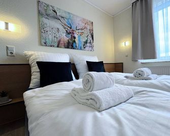 Regiohotel Salzland Schönebeck - #autobahna14 #toppreisleistung #freeparking #wallbox - Schönebeck - Bedroom