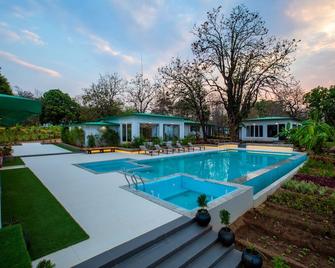 The Riverwood Forest Retreat - Kanha - Kanha - Pool