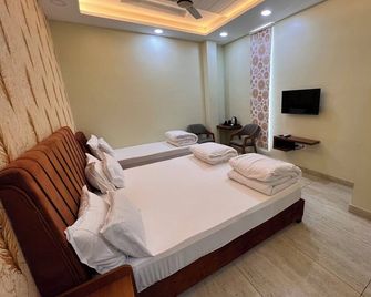 Hotel Kesari - Juliasar - Bedroom