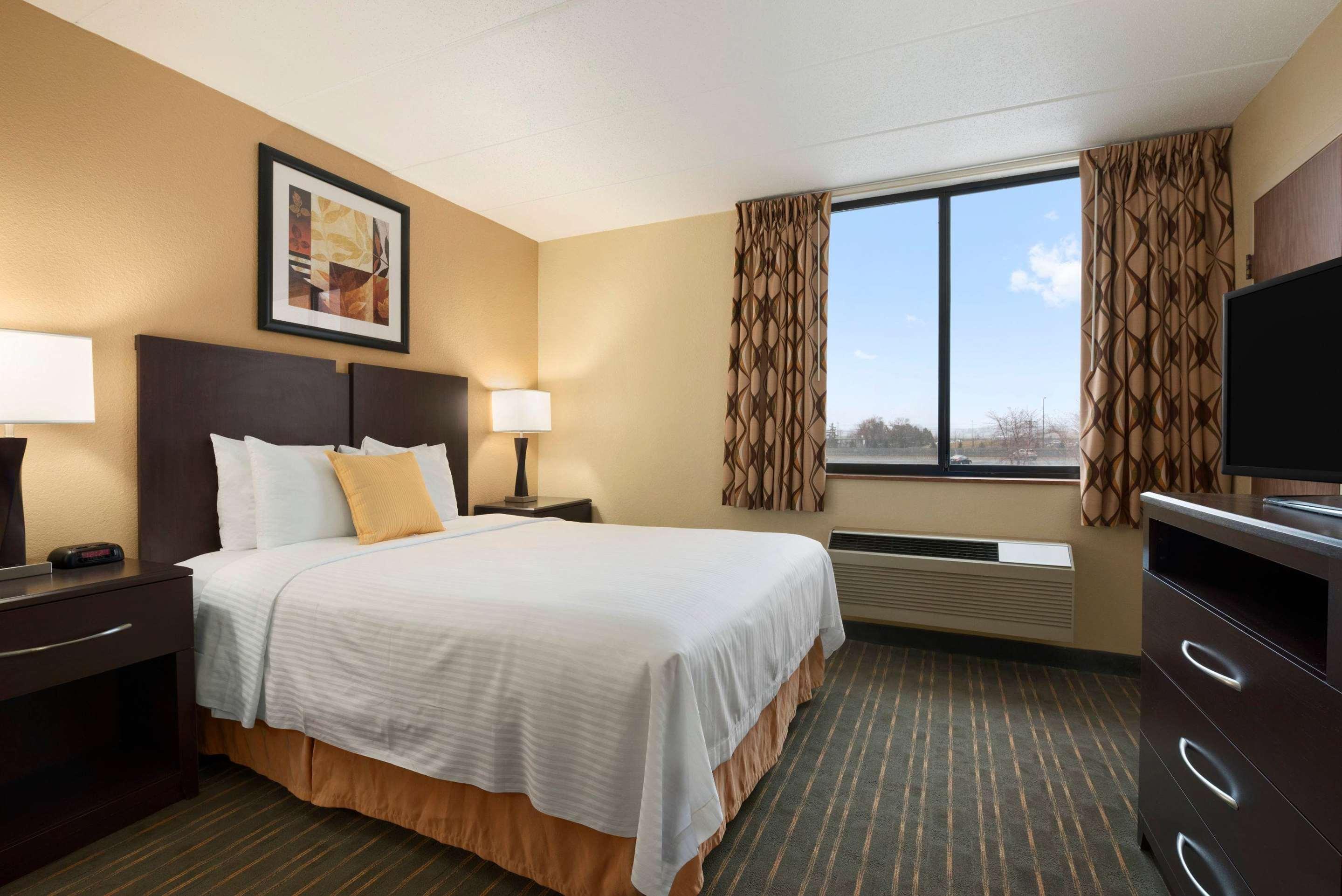 Top Hotels in St. Paul, MN