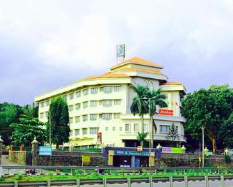 Sri Chakra International. - Palakkad - Building
