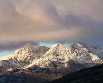 Snowdonia Holiday Cabin In Caernarfon, North Wales - Caernarfon - Outdoor view