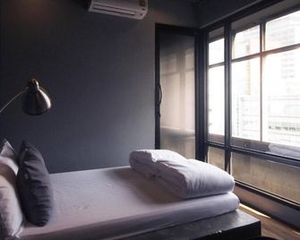 Silom Space Hostel - Bangkok - Bedroom