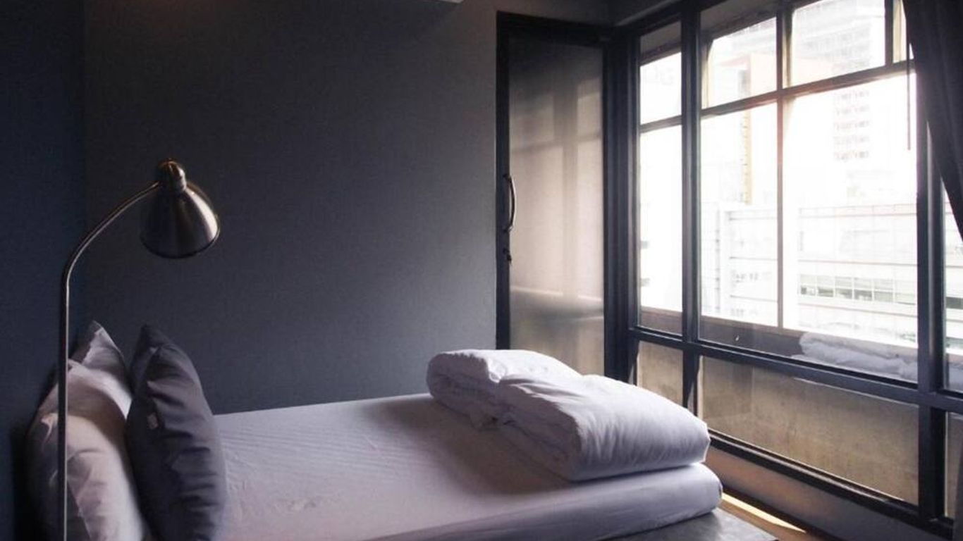 بيت شباب سيلوم سبيس