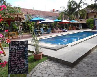 Melati Resort & Hotel - Kuta - Pool