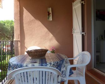 Sainte Maxime Résidence Thalassa quartier Croisette - Sainte-Maxime - Balkon