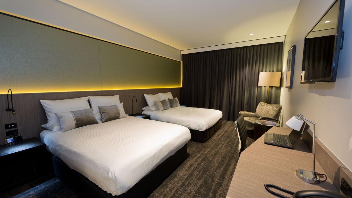 The Glen Hotel & Suites