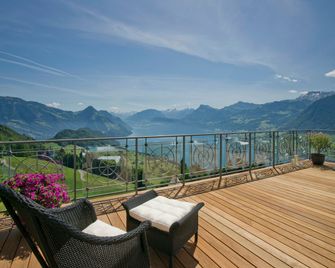 Hotel Villa Honegg - Ennetbürgen - Balcón