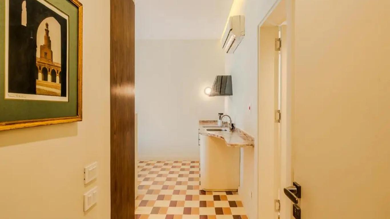 Longchamps l Zamalek l Boutique Hotel with Breakfast