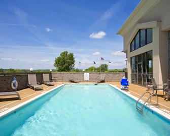 Holiday Inn Express Winchester South Stephens City - Stephens City - Pool