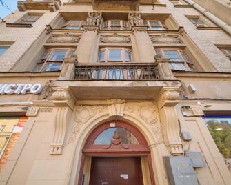Polezhaev Hostel - San Petersburgo - Edificio