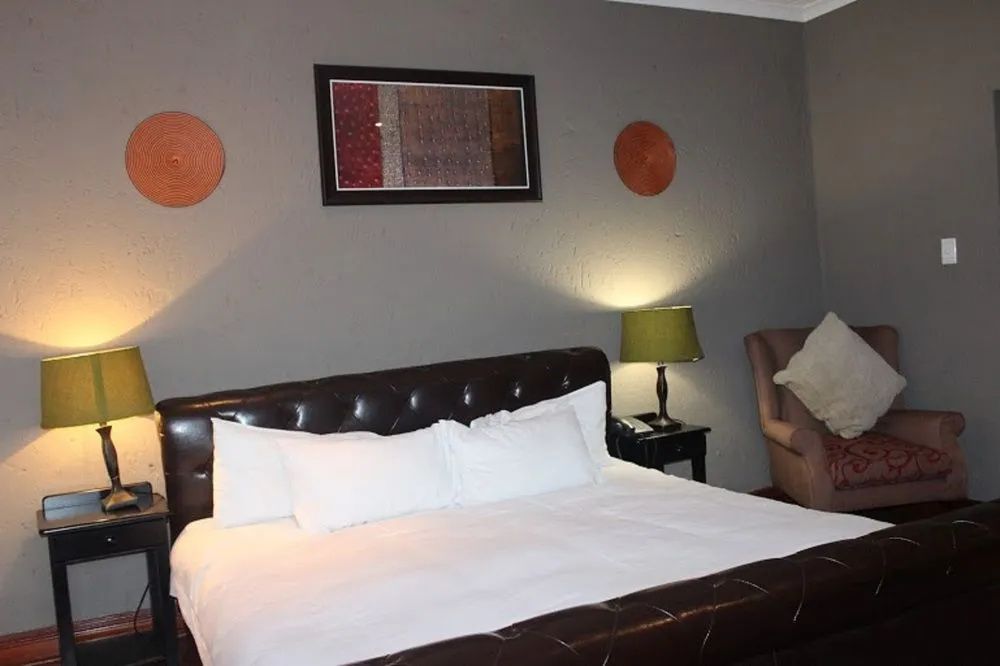 Flamboyant Guest Lodge - Johannesburg