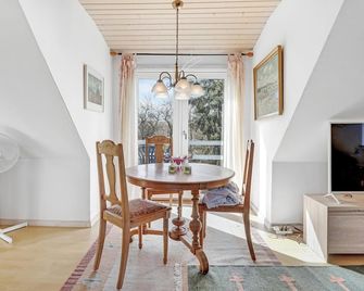 Amazing Home in Roenne With Kitchen - Rønne - Essbereich