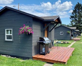 Cabin 8 at Horse Creek Resort - Rapid City