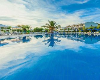 Xenios Anastasia Resort & Spa - Nea Skioni - Piscina